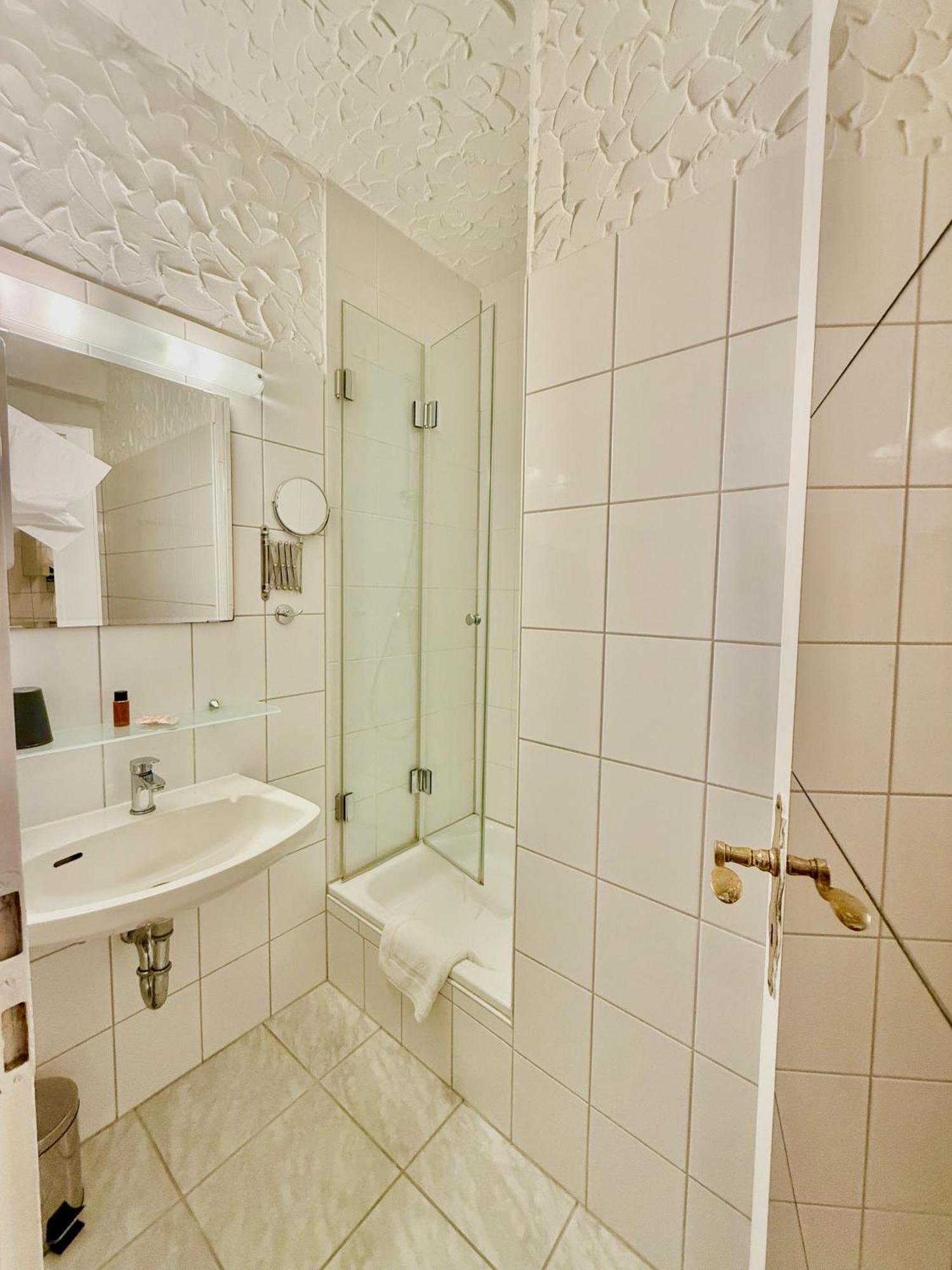 Und Restaurant Loewenbraeu Hotel